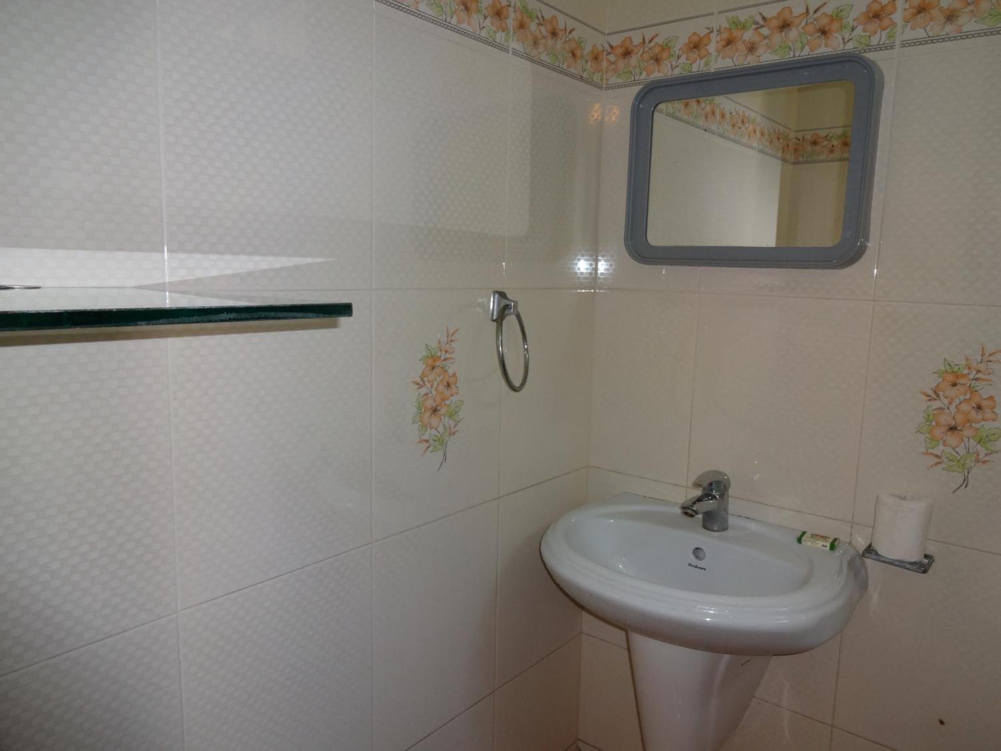 Hotel Thushara Ковалам Екстериор снимка