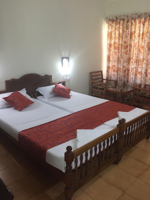 Hotel Thushara Ковалам Екстериор снимка