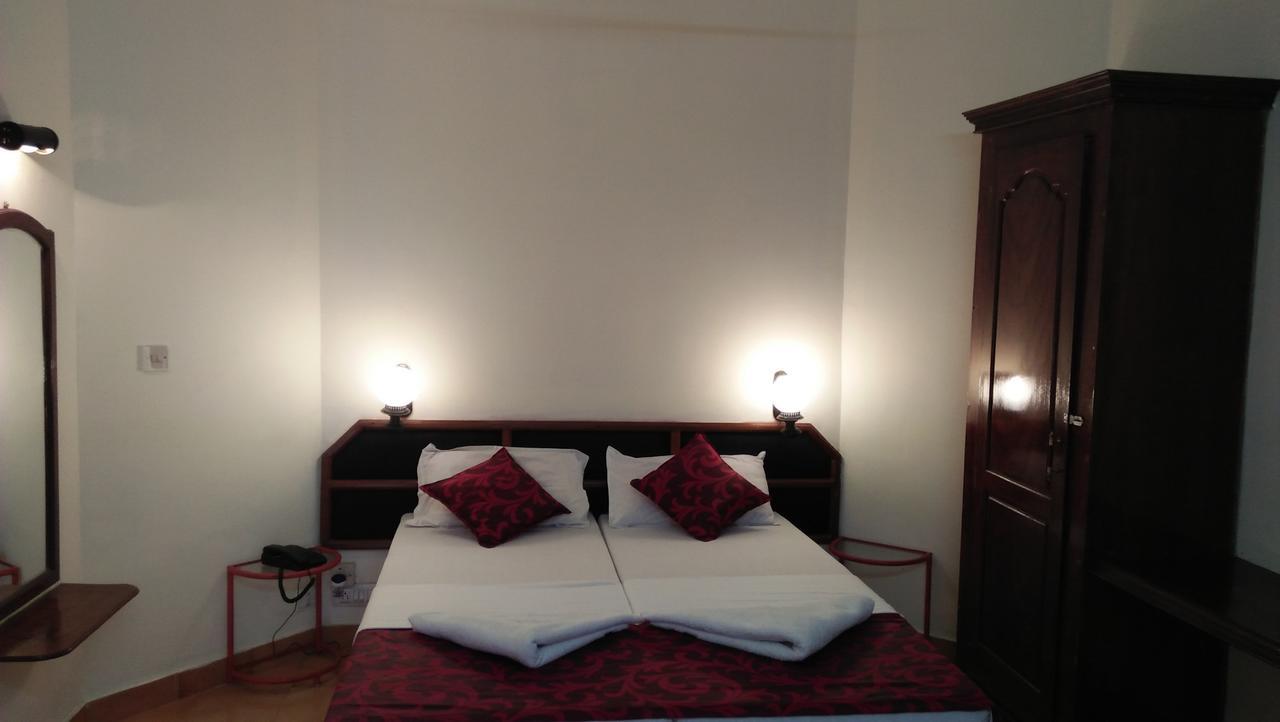 Hotel Thushara Ковалам Екстериор снимка