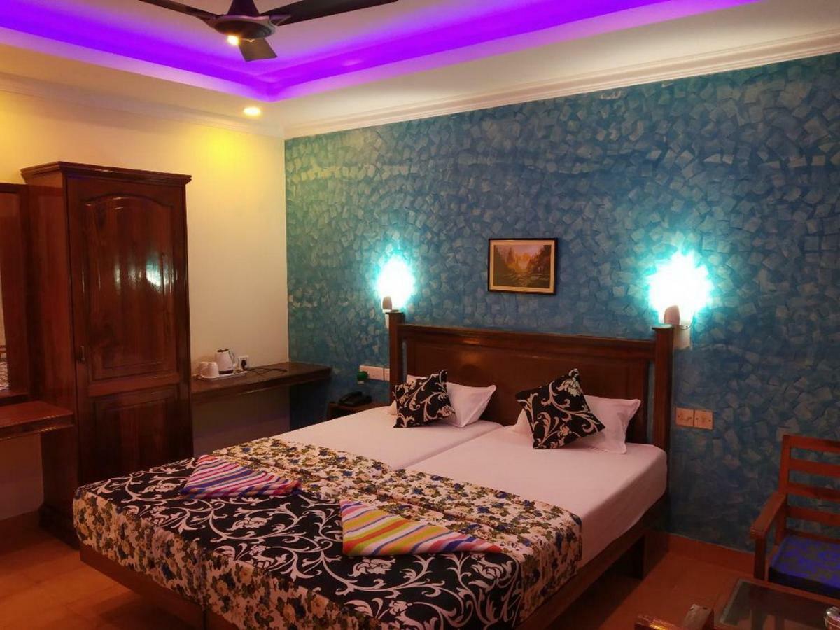 Hotel Thushara Ковалам Екстериор снимка